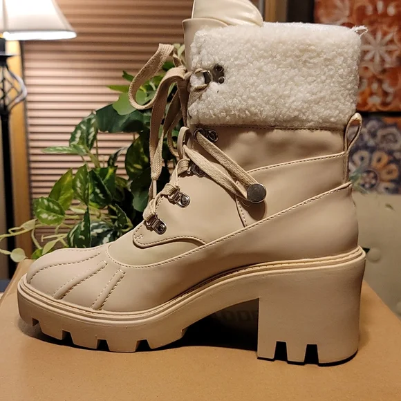 STEVE MADDEN Northern Faux Fur Trim Sand Boot - Picture 9 of 10